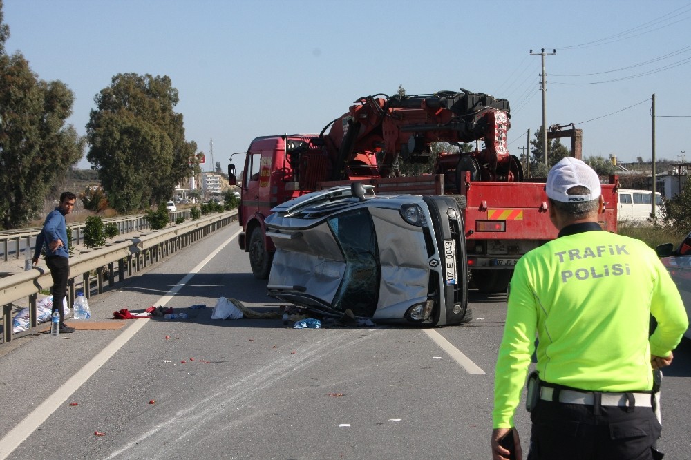 Devrilen araç çelik bariyerlere çarparak durabildi: 2 yaralı 