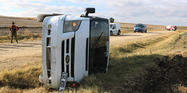 Sürücüyü itfaiye kurtardı