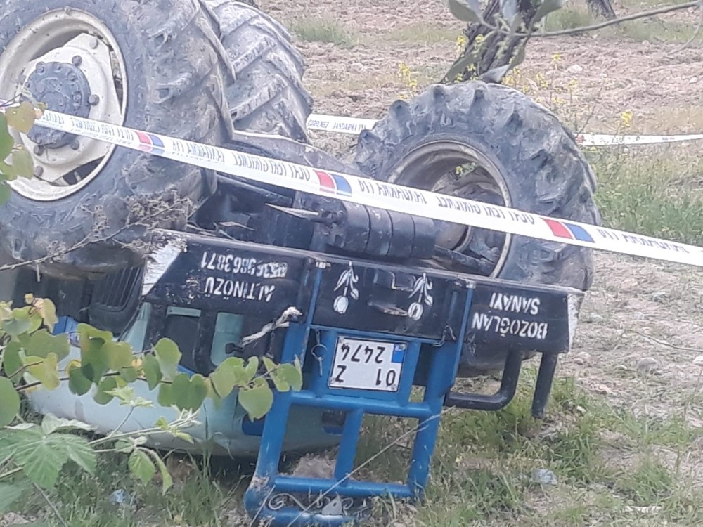 Devrilen traktörün altında kalan adam yaşamını yitirdi 