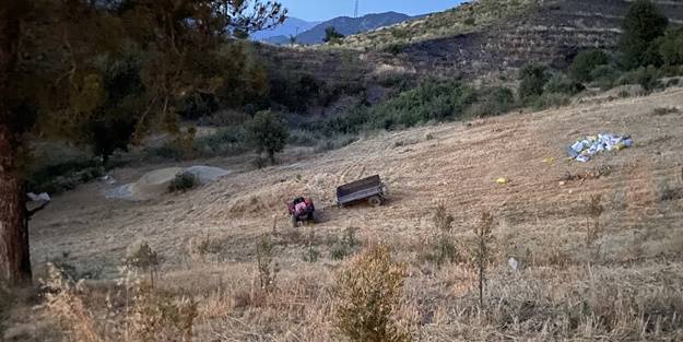 Devrilen traktörün altında kalan sürücü öldü