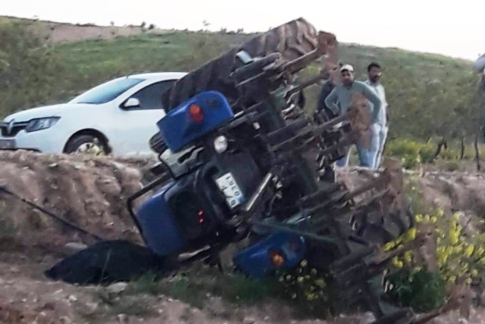 Devrilen traktörün sürücüsü hayatını kaybetti 