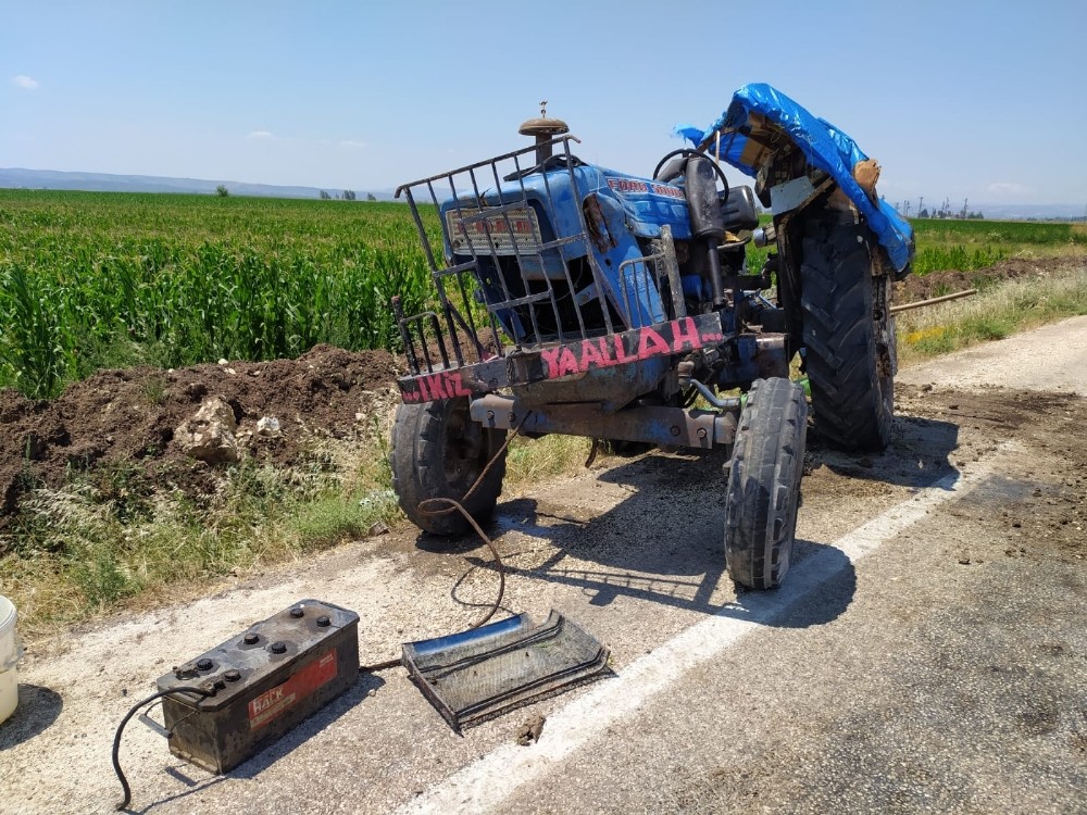 Devrilen traktörün sürücüsü yaralandı 