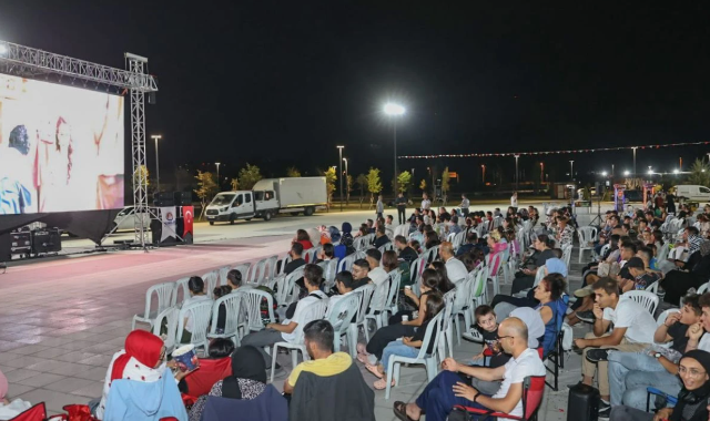  ‘Devrim Arabaları Açık Hava Sineması’ gösterimi Sincan’da