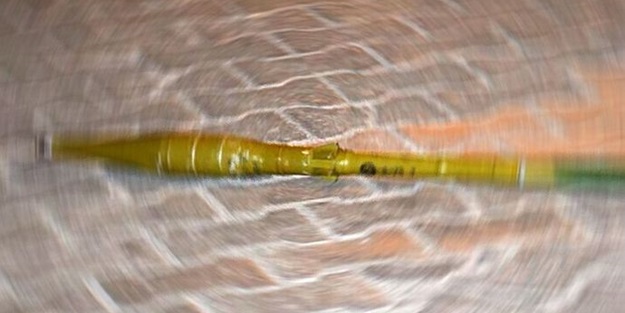 Devriye gezen polislere roketli saldırı