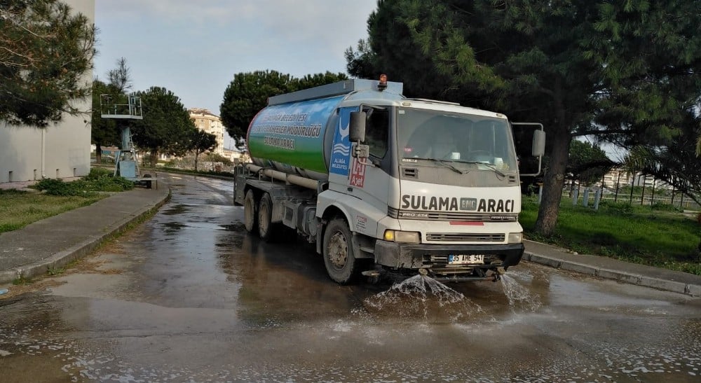 Dezenfekte çalışmaları Aliağa genelinde devam ediyor 