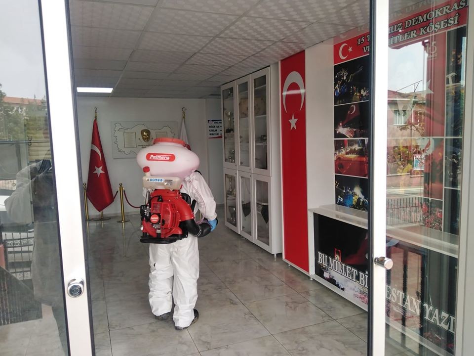 Dezenfekte çalışmaları sürüyor 