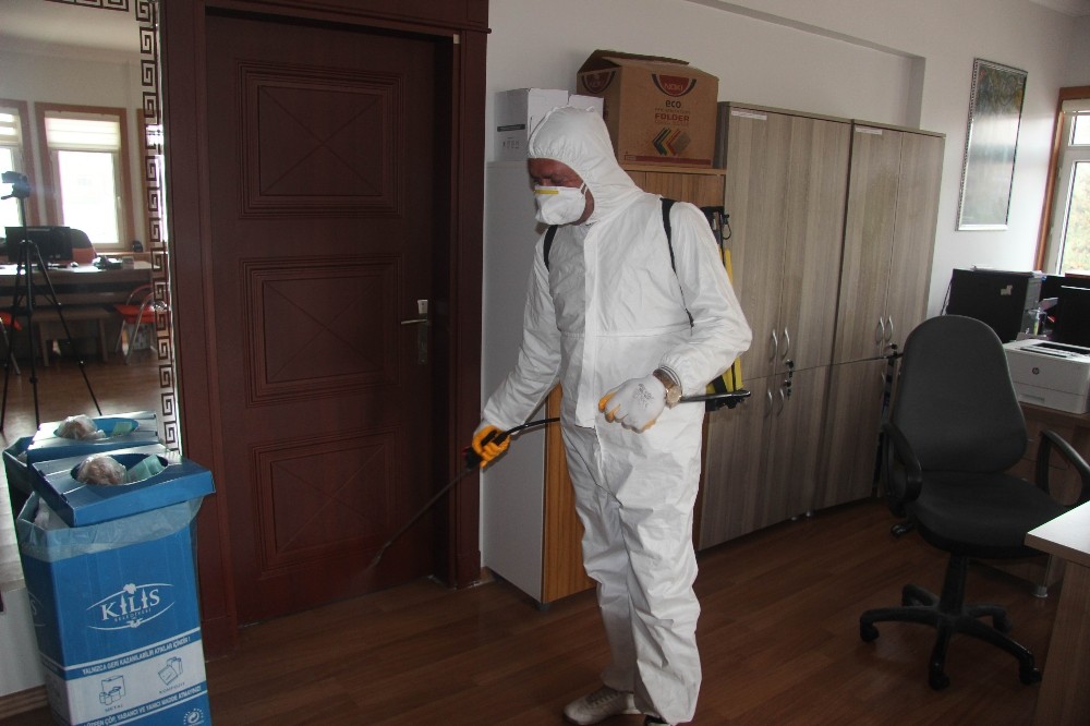 Dezenfekte çalışmaları sürüyor 