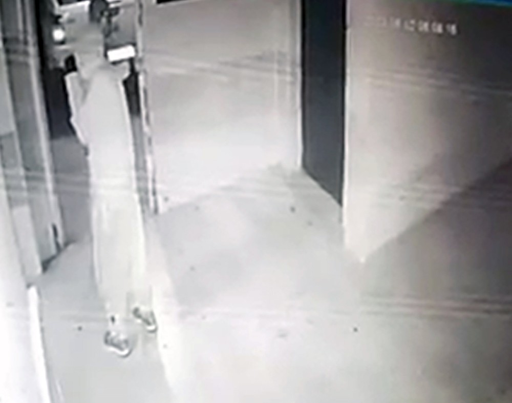 Dezenfekte çalışması için geldik dediler, hırsızlık yapıp kaçtılar 