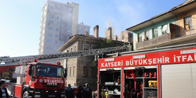 Metruk binada çıkan yangın itfaiye ekiplerini harekete geçirdi
