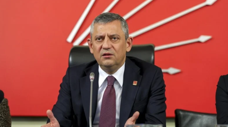 Dibe batan Özgür iyice paranoyak oldu! Yine İngilizlere ağladı: Uyuşturucu operasyonlarının amacı bakın neymiş