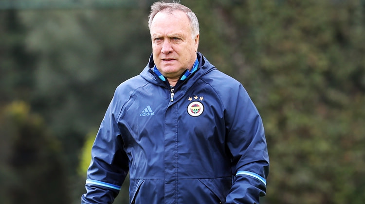 Dick Advocaat'ın derbi planı! Sürpriz isme talimat