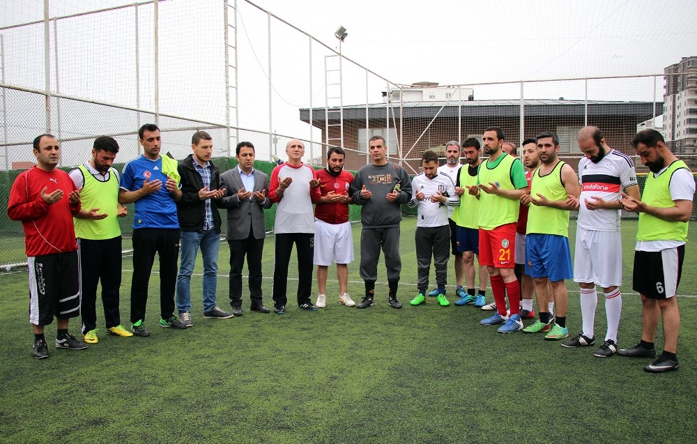 Dicle Elektrik futbol turnuvası dualarla yeniden başladı 