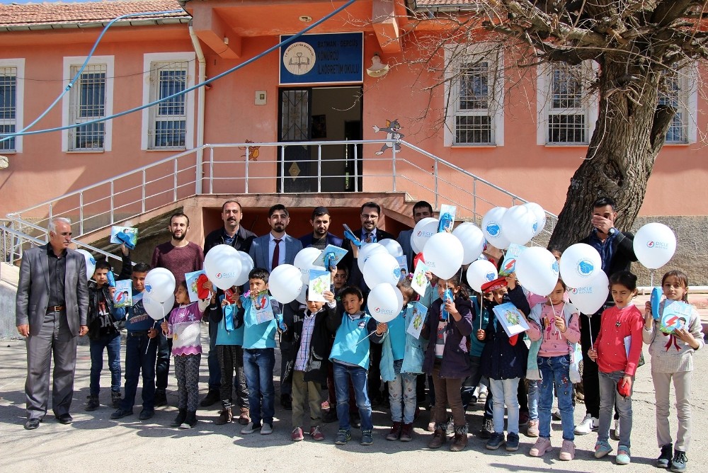 Dicle Elektrik, ilkokul öğrencilerine enerji verimliliğini anlatıyor 