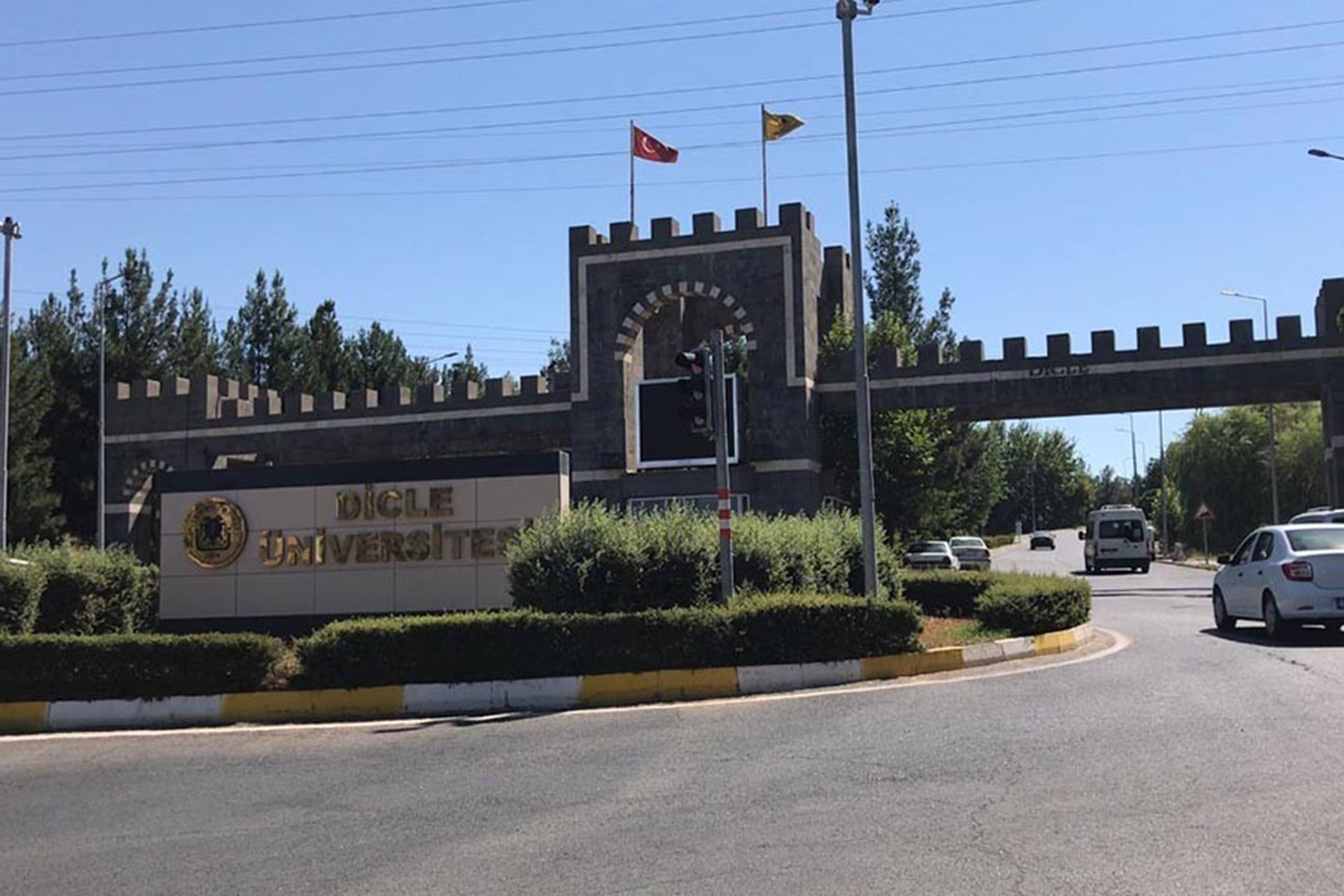 Dicle Üniversitesi’nin birçok iş yeri kiraya verilecek