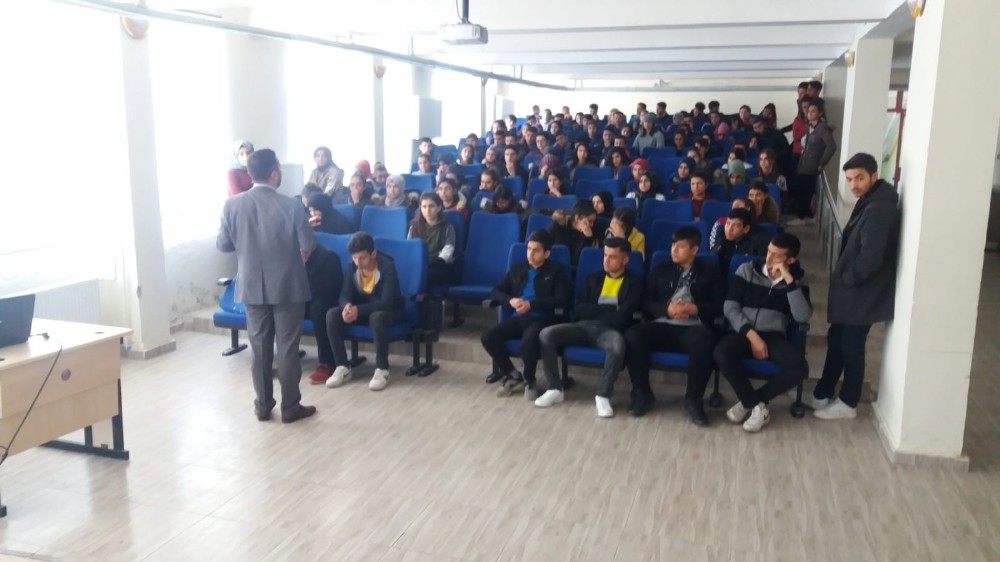 Dicle’de ’dinimizde güzel ahlak’ konferansı 