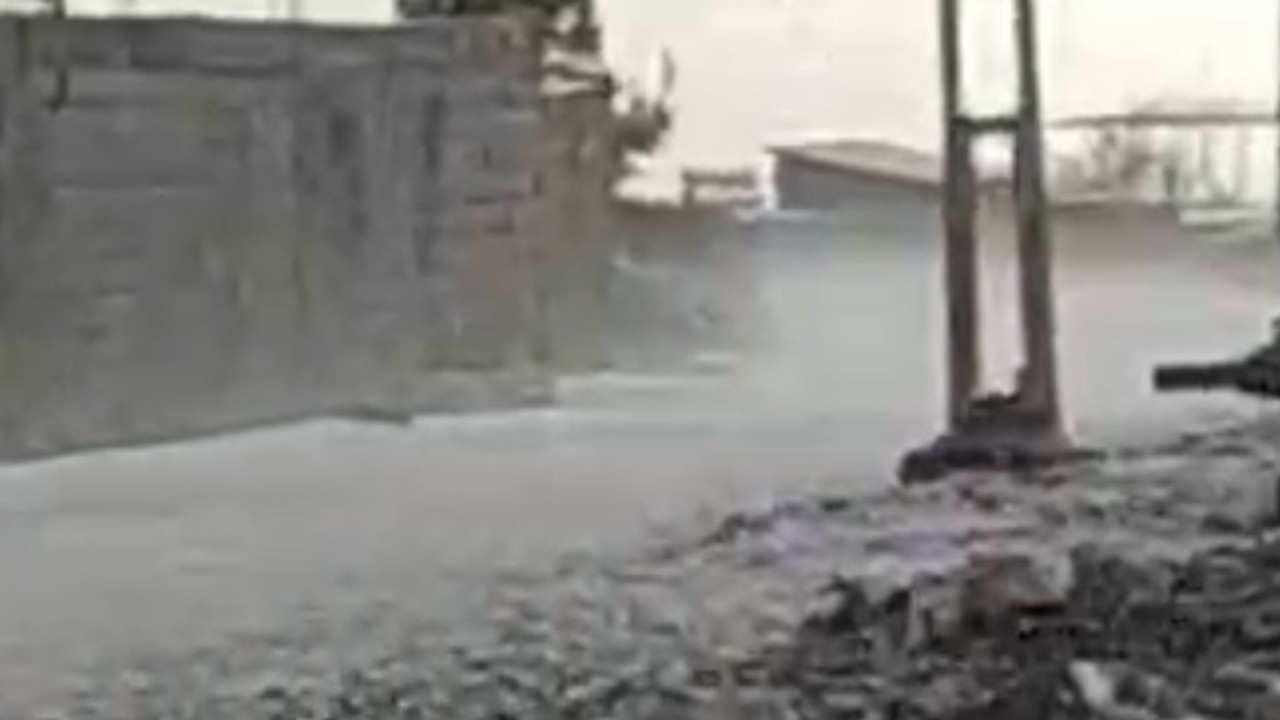 Dicle’de dolu yağışı meyve ağaçlarına zarar verdi