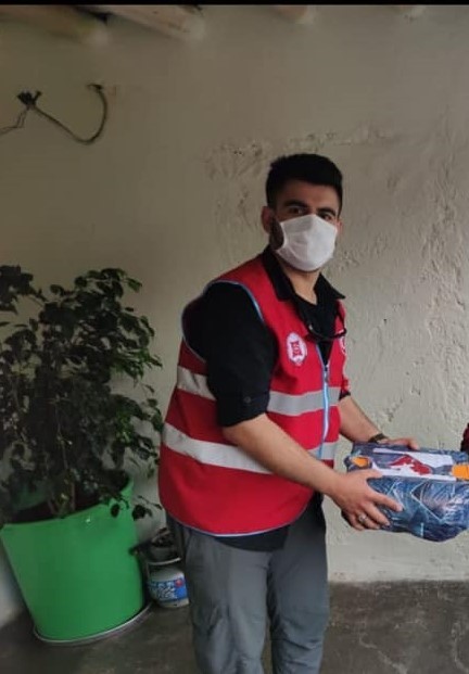 Dicle’de yetim ve öksüz çocuklara bayram hediyesi 