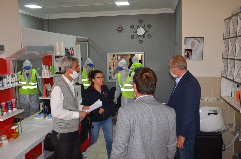 Didim’de berber ve kuaförlere malzeme desteği sağlandı 