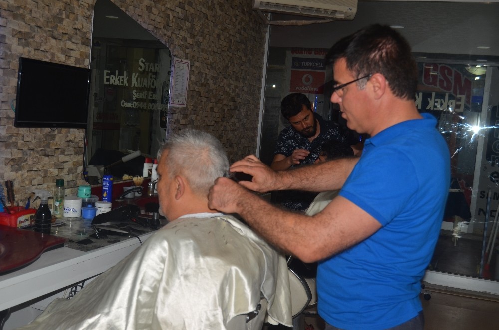 Didim’de berberler çırak sorunu yaşıyor 