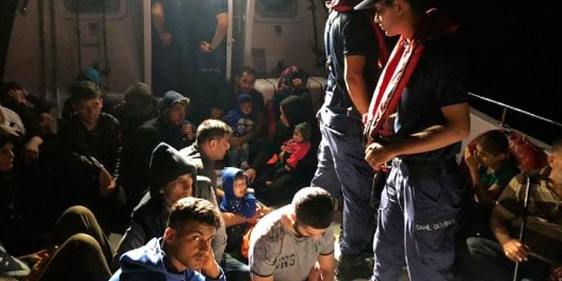 Didim'de iki lastik botta 66 kaçak göçmen yakalandı