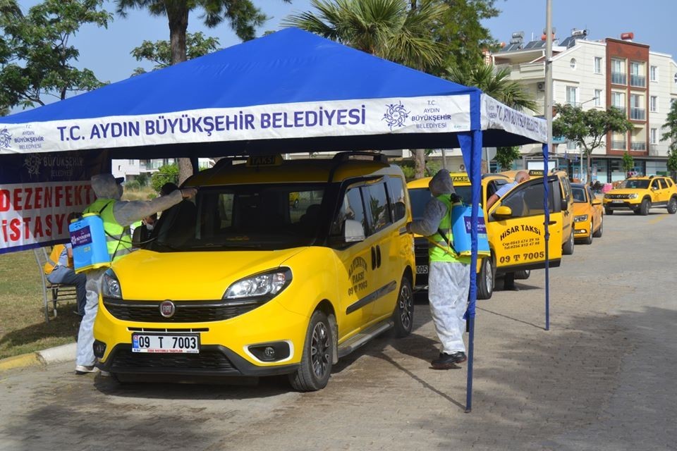 Didim’de taksiler dezenfekte edildi 