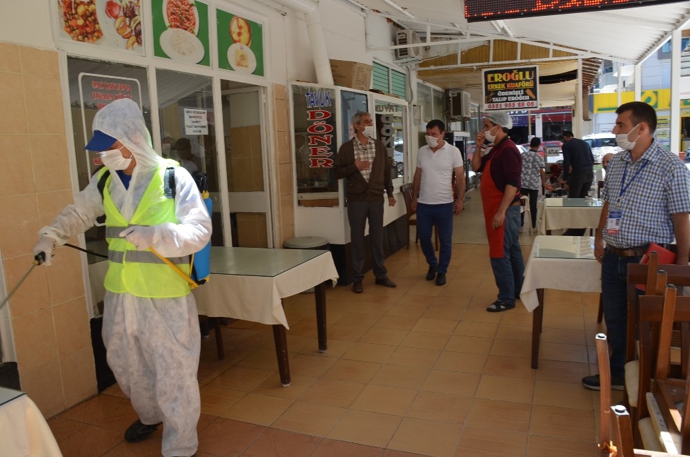 Didim’deki işletmeler dezenfekte edilerek, yeni döneme hazırlandı 