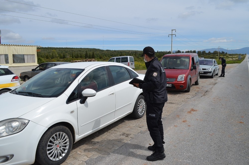 Didim’in giriş-çıkışlarında korona virüs tedbirleri alındı 