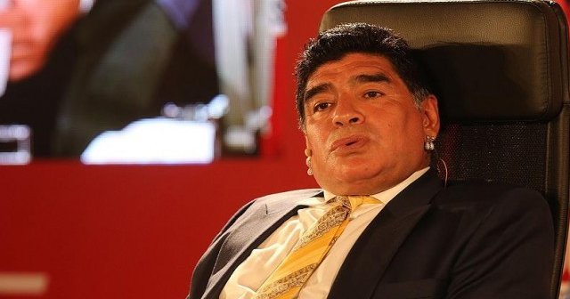 Diego Maradona Messi'ye 'dön' dedi