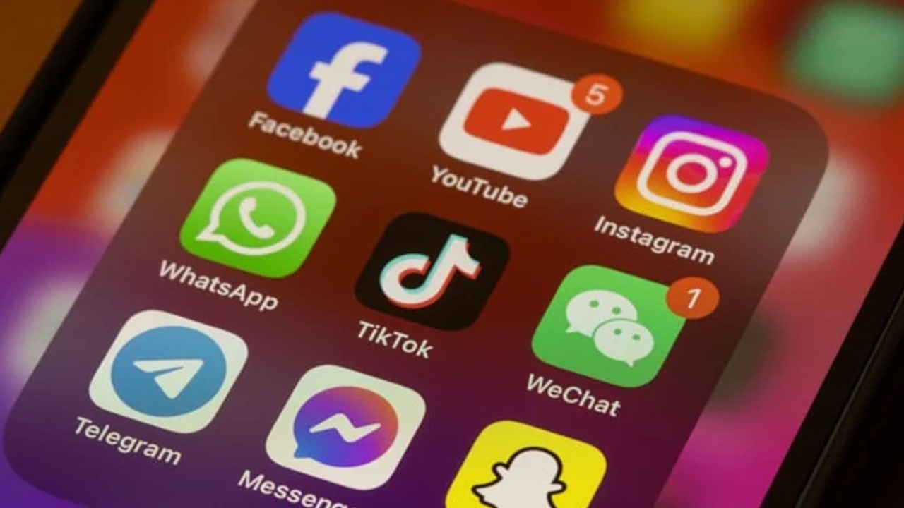 Dijital tutsaklık: Aile içi iletişime zarar veriyor! Ekran süresi alarm veriyor