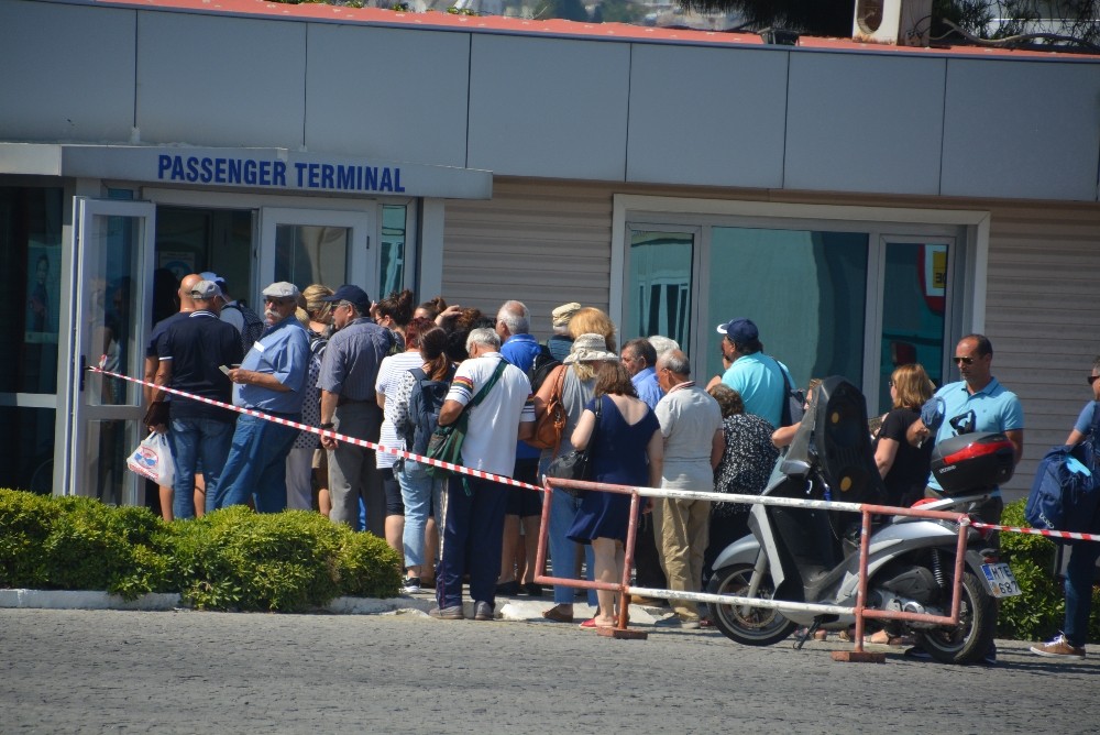 Dikili ile Midilli arasında feribot seferleri turizmi canlandırıyor 