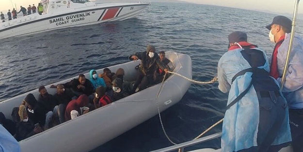 Dikili'de 21 kaçak göçmen kurtarıldı