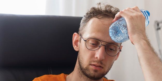 Dikkat edilmezse ölümcül sonuçları olabiliyor! Sıcak çarpmasının belirtileri