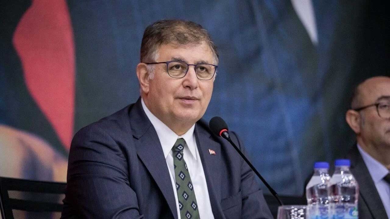 İzmir Büyükşehir Belediye Başkanı Cemil Tugay Umre'ye gitti