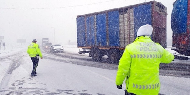 Dikkat! Trafiğe kapandı