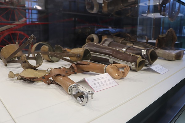 Dikkatli bakın! Sizce bu aletler ne için kullanılıyor?