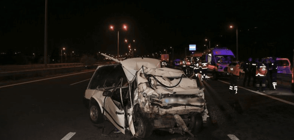 Dikkatsizlik ölüme neden oldu: Ankara’da feci kaza: 3 ölü, 1 yaralı