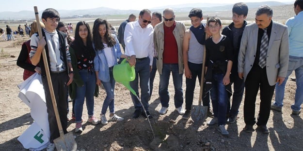 Dikme etkinliğinde 1000 sedir fidanı toprakla buluştu