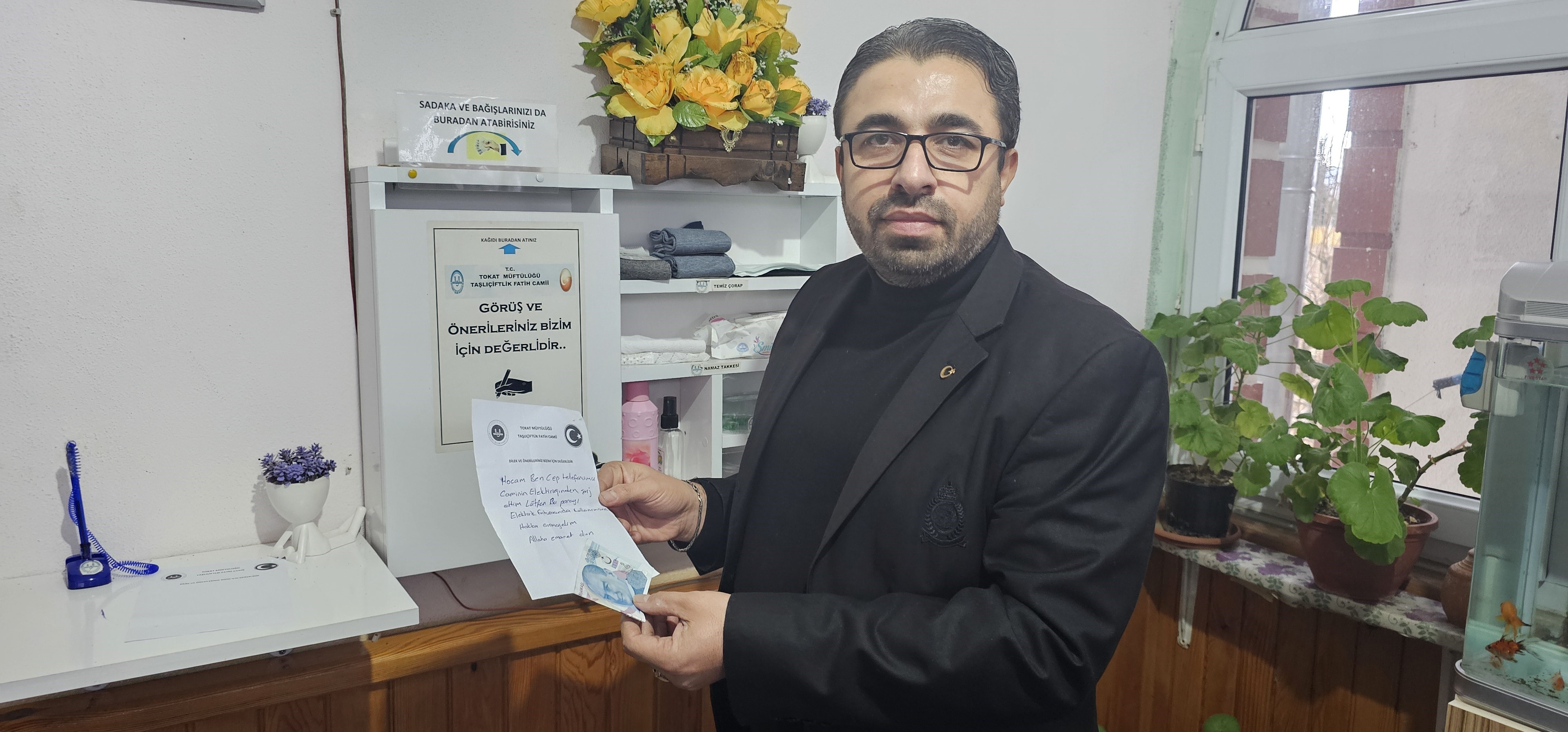 Dilek kutusunu açan imam hayrete düştü!