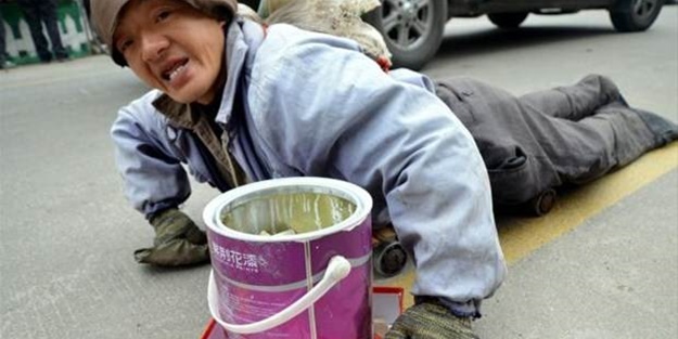 Dilencilerden akılalmaz oyunlar!