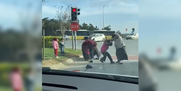 Dilencilerin yer kavgası! O anlar böyle kaydedildi