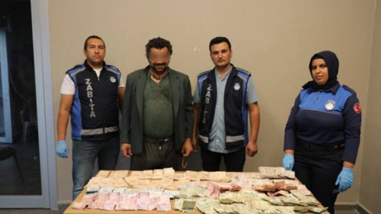 Dilencinin cebinden çıkan para şoke etti! Aylık geliri akıllara durgunluk verdi