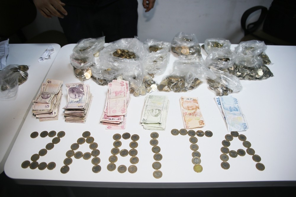 Dilencinin üzerinde 3 bin liranın üzerinde para çıktı 