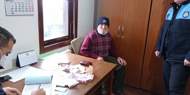 Dilencinin üzerinden çıkan para şoke etti!