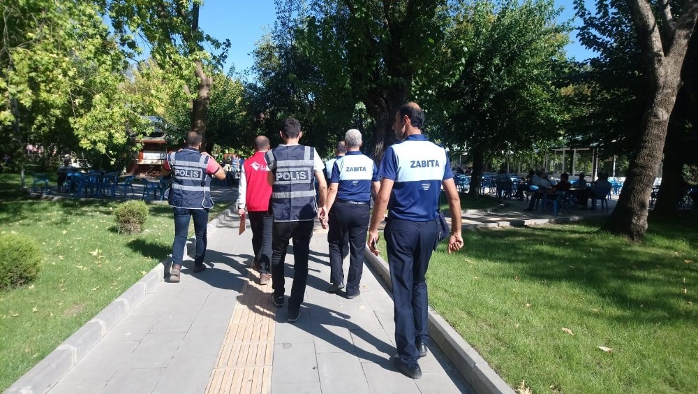 Dilenen ve sokaklarda çalışan çocuklara yönelik denetim yapıldı 