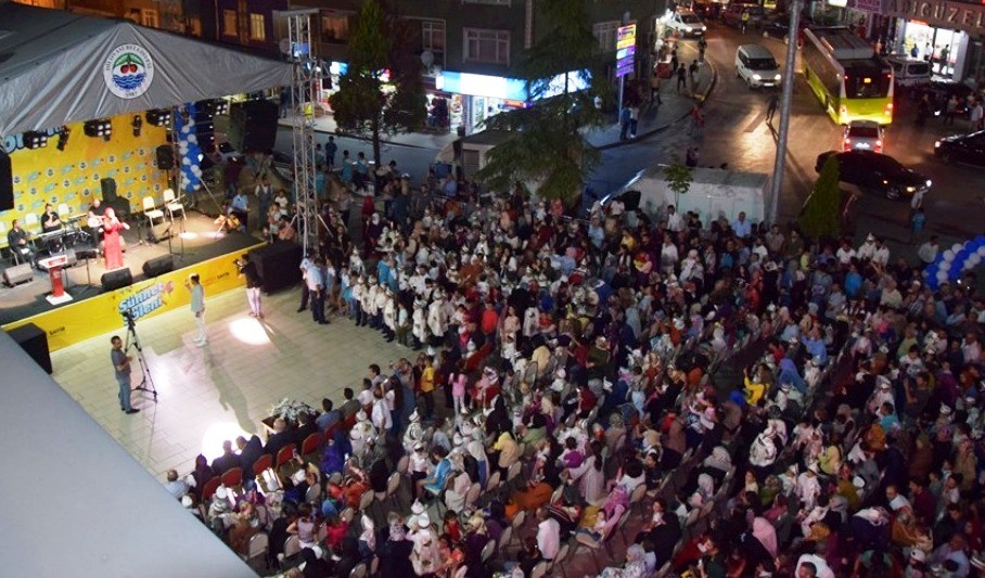 Dilovası sünnet şöleninde doyasıya eğlendi 