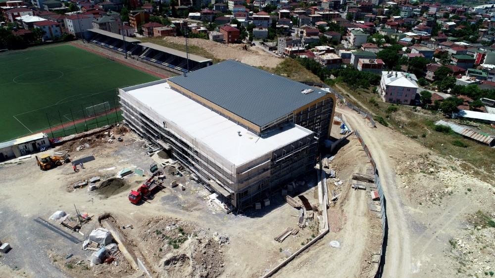 Dilovası yüzme havuzunda çalışmalar dış cepheyle sürüyor 
