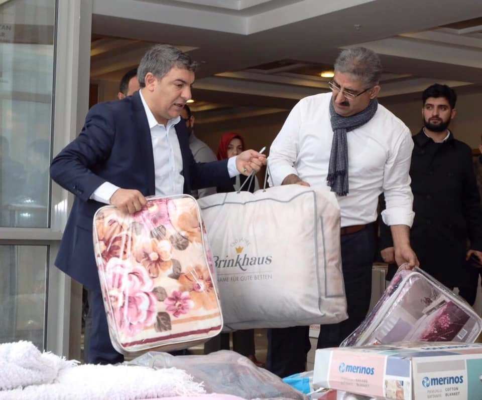 Dilovası’nda hayırseverlerin yardım tırları deprem bölgesine uğurlandı 