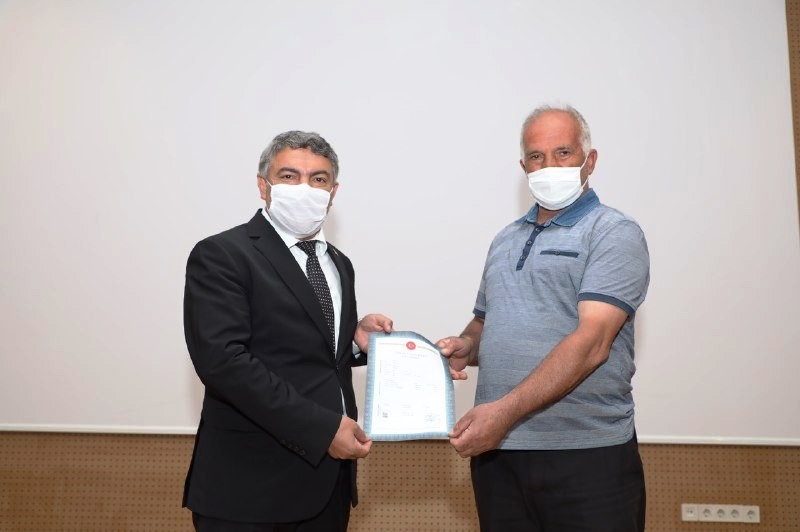 Dilovası’nda imar sorunları çözülen 72 kişi tapusuna kavuştu 