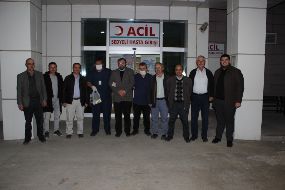 Din gönüllülerinden sağlık çalışanlarına moral ziyareti 