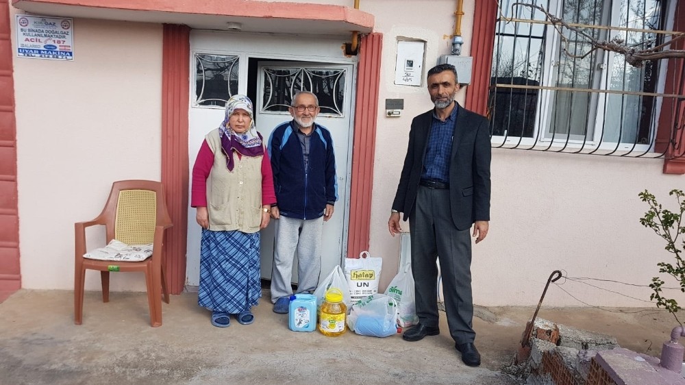 Din görevlileri vatandaşların ihtiyaçlarını karşılıyor 